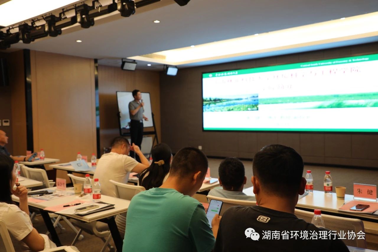 1698738316670977.jpg 212.jpg